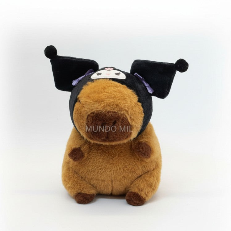 PELUCHE CAPIBARA DISFRAZADO DE KUROMI 25 CM IMPORTADO