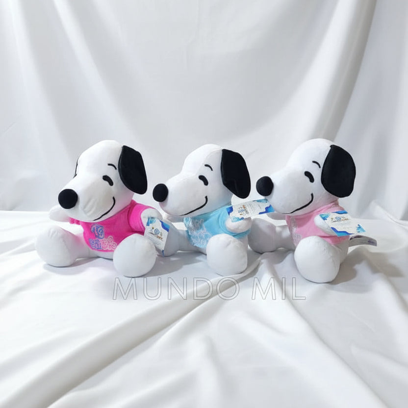 PELUCHE SNOOPY SENTADO CON CAMISA SURTIDO 22 CM