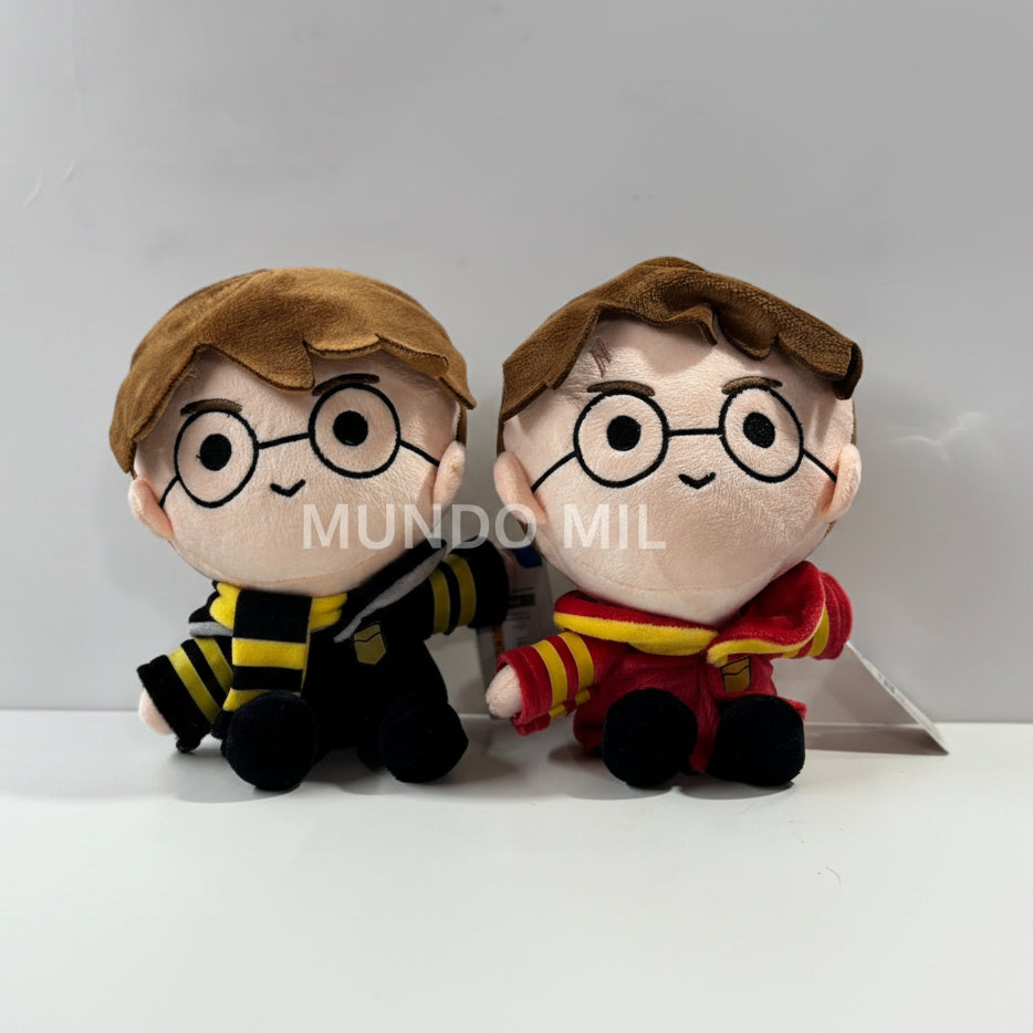 COMBO MAGIC: 2 MODELOS DE HARRY POTTER $11.80